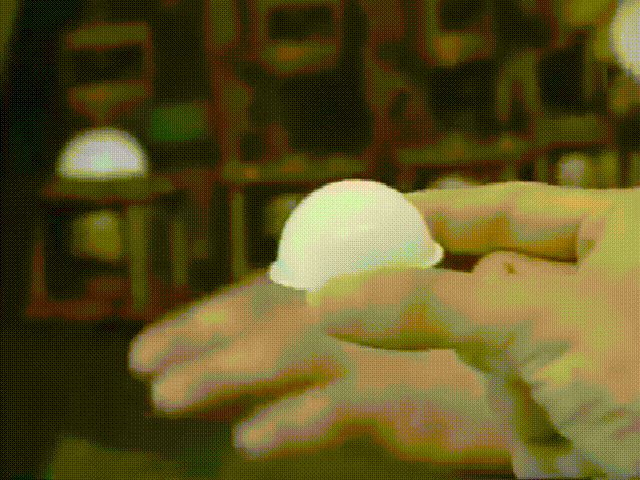 After the sheet is made into a hemispherical shape, it needs to be quickly cooled with water. After being removed from the mold, one hemisphere of the ping-pong ball is completed.